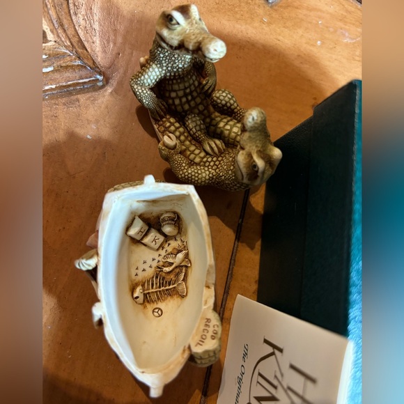 Harmony Kingdom 2nd Edition Croc Pot - Picture 4 of 7